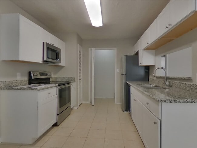 Foto del edificio - 6922 Clee Ln