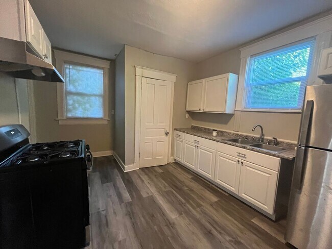 Foto del edificio - 3666 Glenway Ave