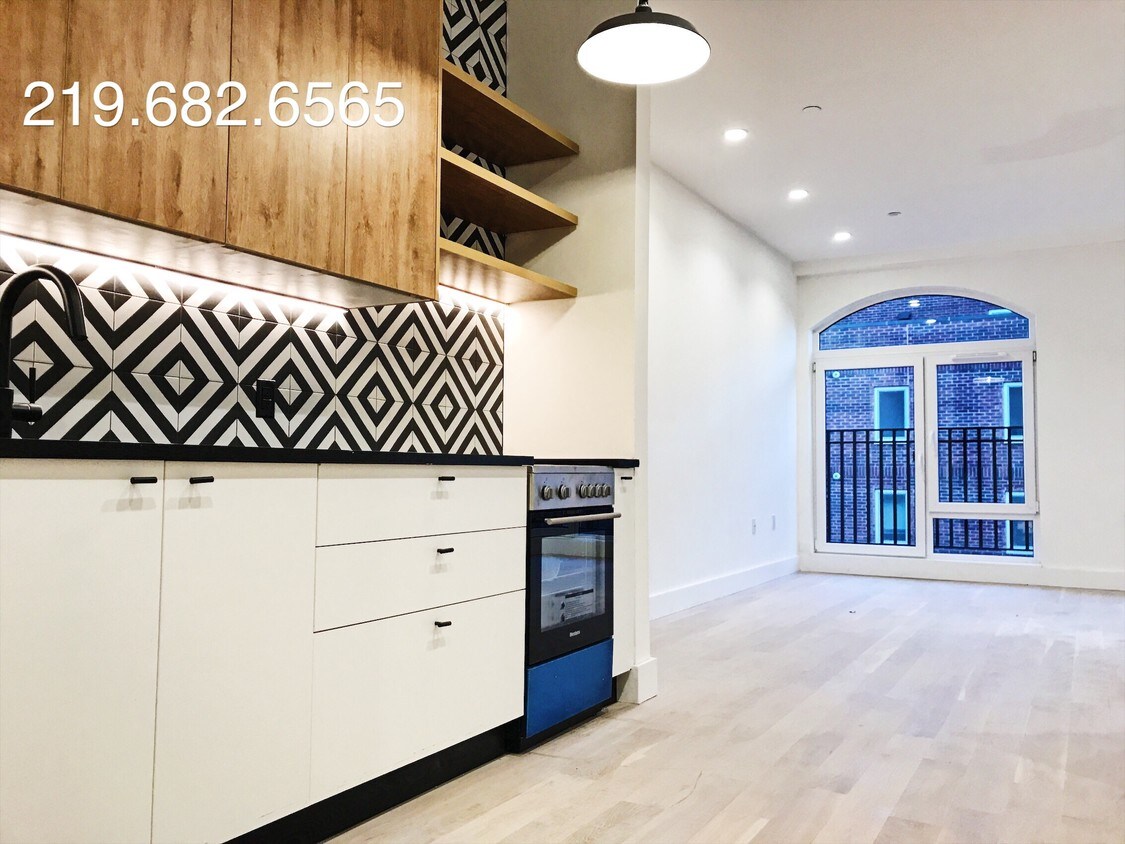 Foto principal - 961 Willoughby Ave