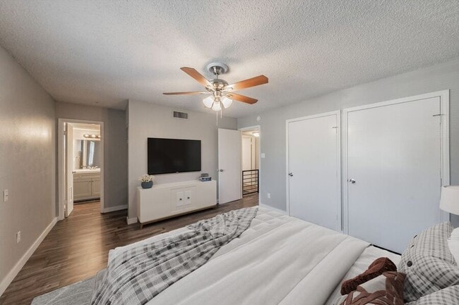 Foto del edificio - 1782 Farleigh-