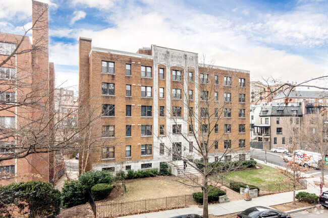 Building Photo - Richelieu Condominium