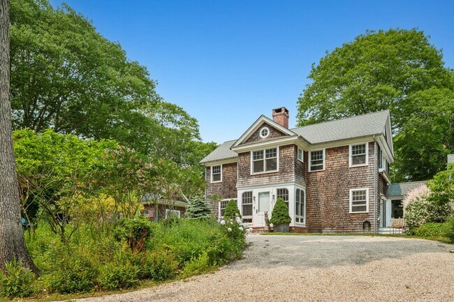 Foto del edificio - 5 Baiting Hollow Rd