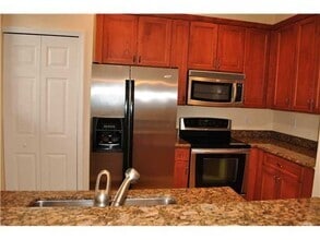 Building Photo - 325 Bayfront Dr