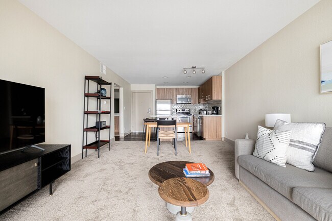 Building Photo - 14055 Tahiti Way
