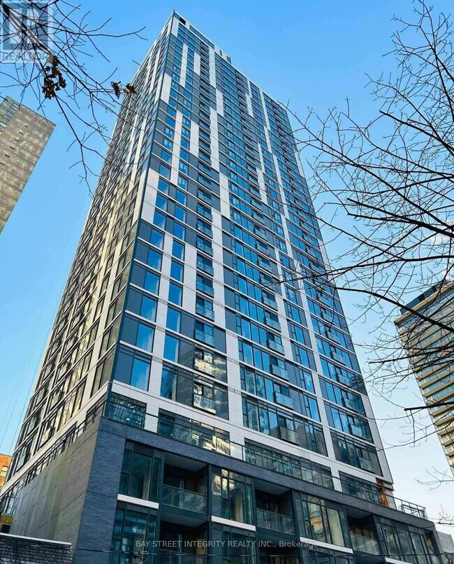 Building Photo - 65 Mutual St