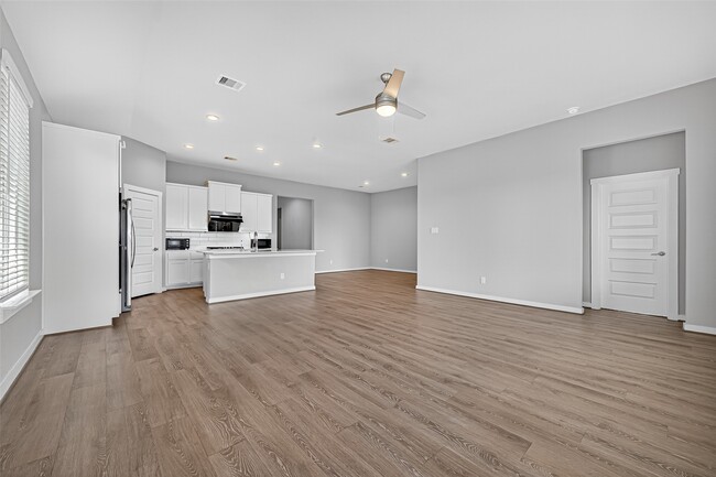 Foto del edificio - 28611 Hannahs Harbor Ln