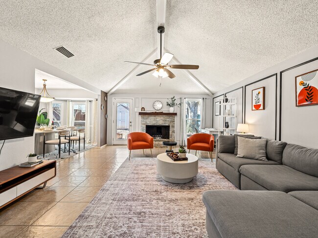 Foto del edificio - 1113 Roaring Springs Dr