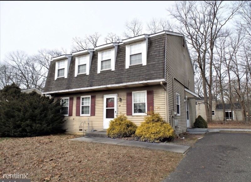 1920 Deedre Ln, Glassboro, NJ 08028 Room for Rent in Glassboro, NJ