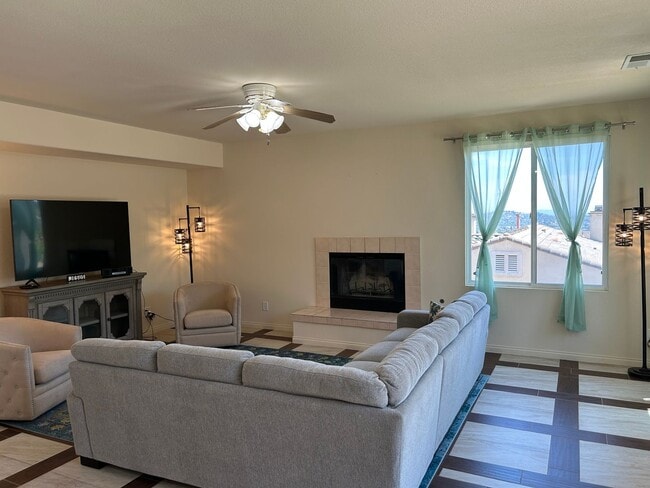 Building Photo - Immaculate 4-Bedroom House with Stunning V...