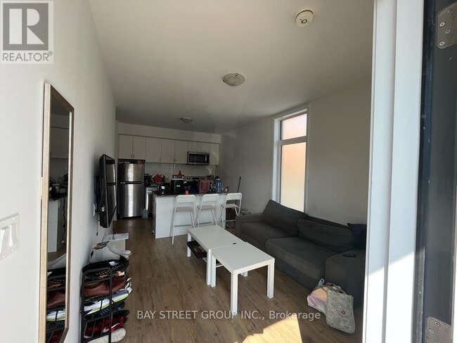 Photo du bâtiment - 1760 Simcoe St N