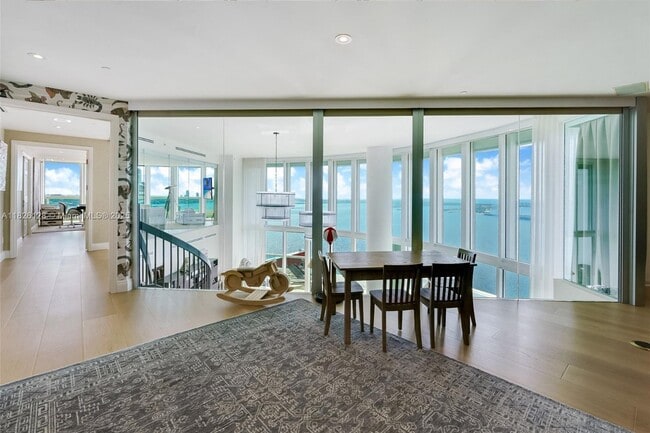 Foto del edificio - 1643 Brickell Ave