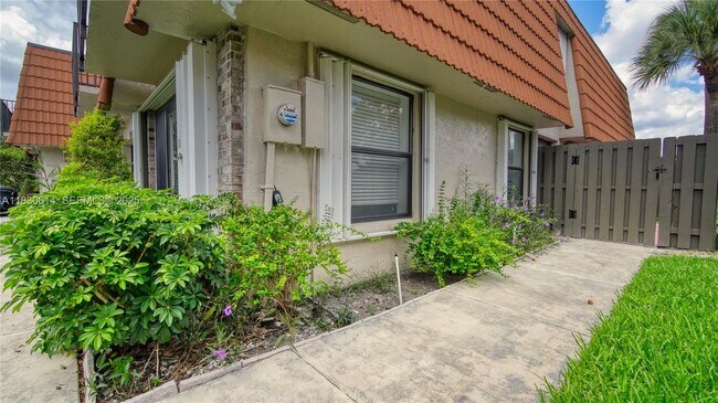 Foto del edificio - 11101 SW 15th Manor