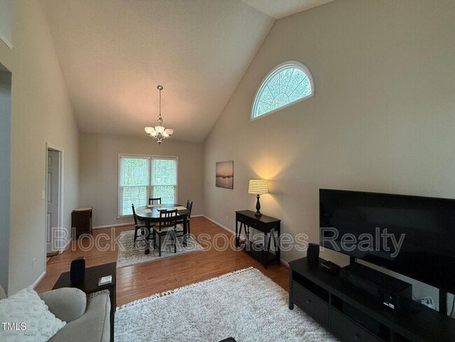 Building Photo - 210 Bebington Dr