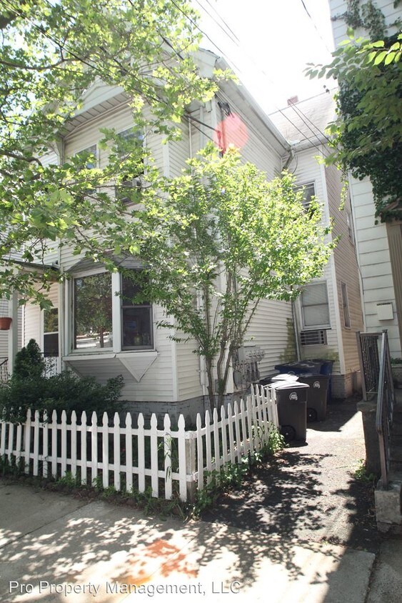 Primary Photo - 817 State St