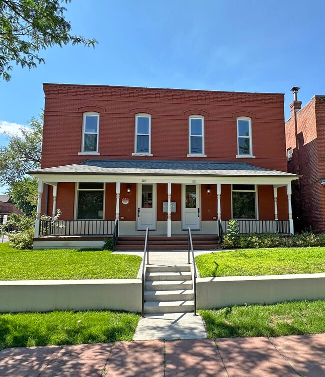 Building exterior - same owner - 206 W 5th Ave