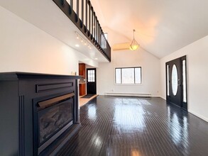 Building Photo - 811 Hickory Ct