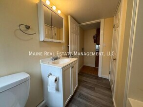 Building Photo - 206 Maine Ave