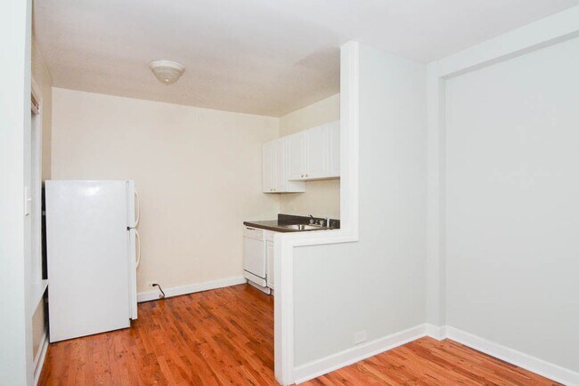 Building Photo - 1314 N Dearborn St