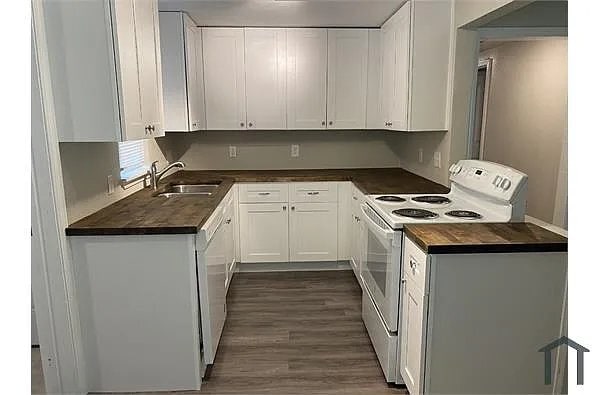 Building Photo - 806 4th Ave N