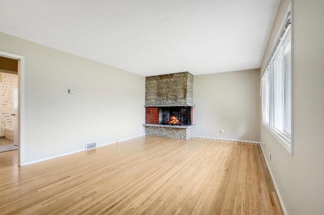 Foto del edificio - 6332 Xerxes Ave S