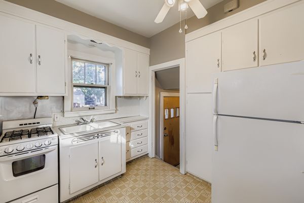 Cocina - 4244 Longfellow Ave