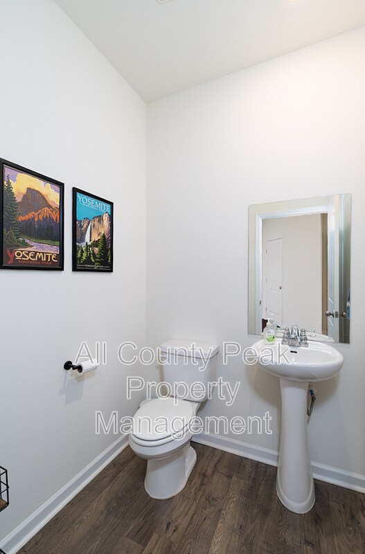 Building Photo - 8559 Raspberry Wy