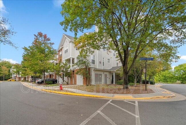 Foto del edificio - 13052 Marcey Creek Rd