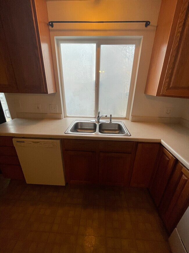 Cocina - 3179 E Snowy Owl Rd