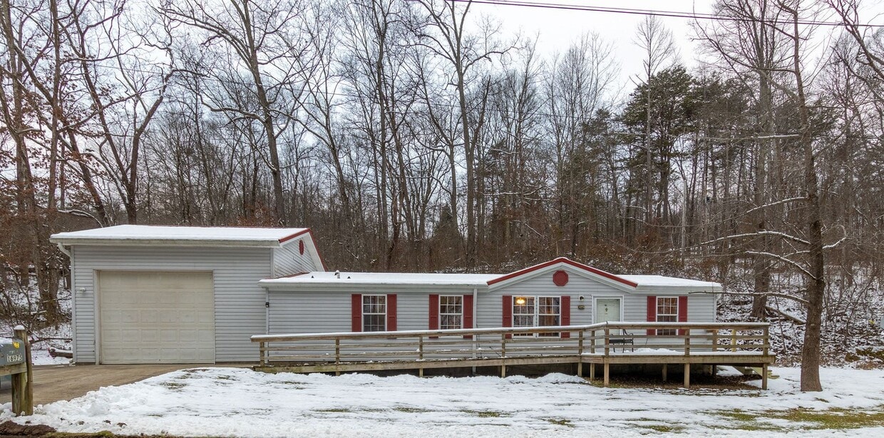 Primary Photo - Hocking Hills Home For Rent