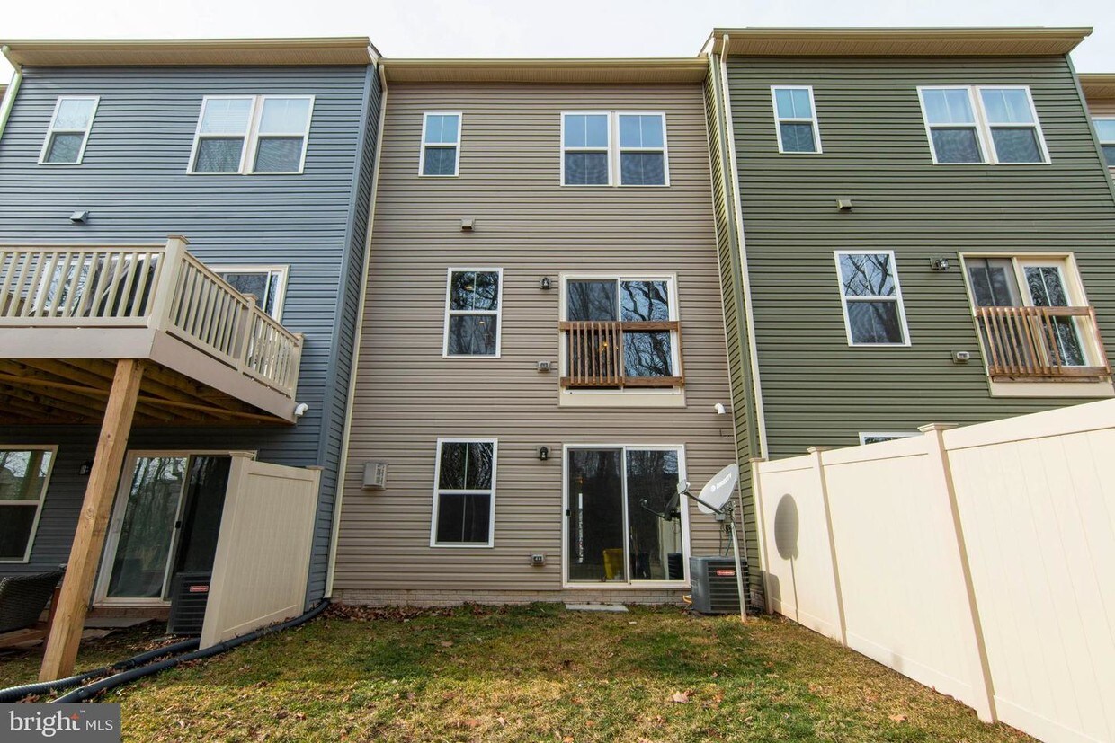 Foto principal - 526 Willow Bend Dr