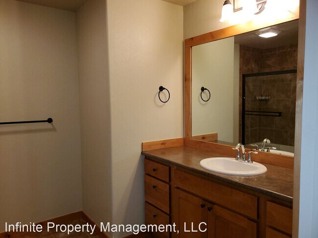 Building Photo - 3 br, 2 bath House - 1614 Powers Boulevard