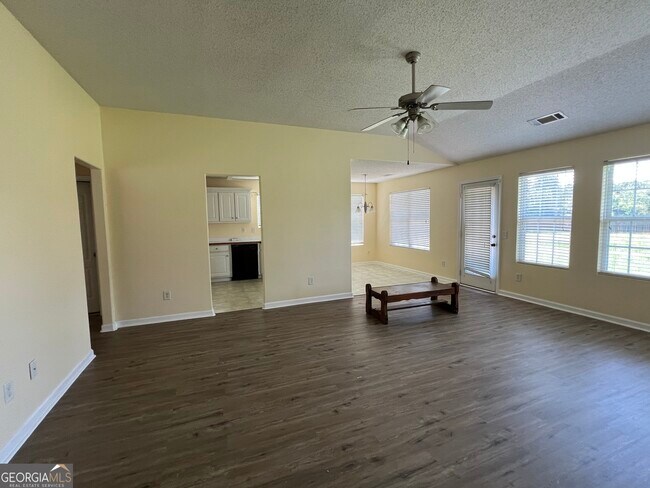 Foto del edificio - 1229 Clearwater Dr
