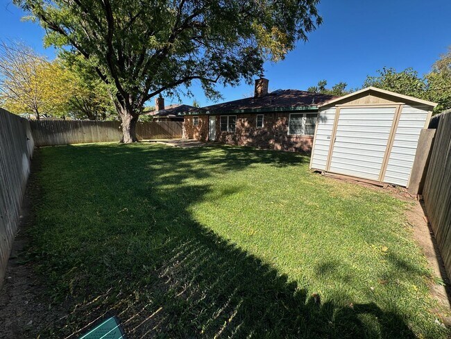 Foto del edificio - 7503 Elmhurst Dr