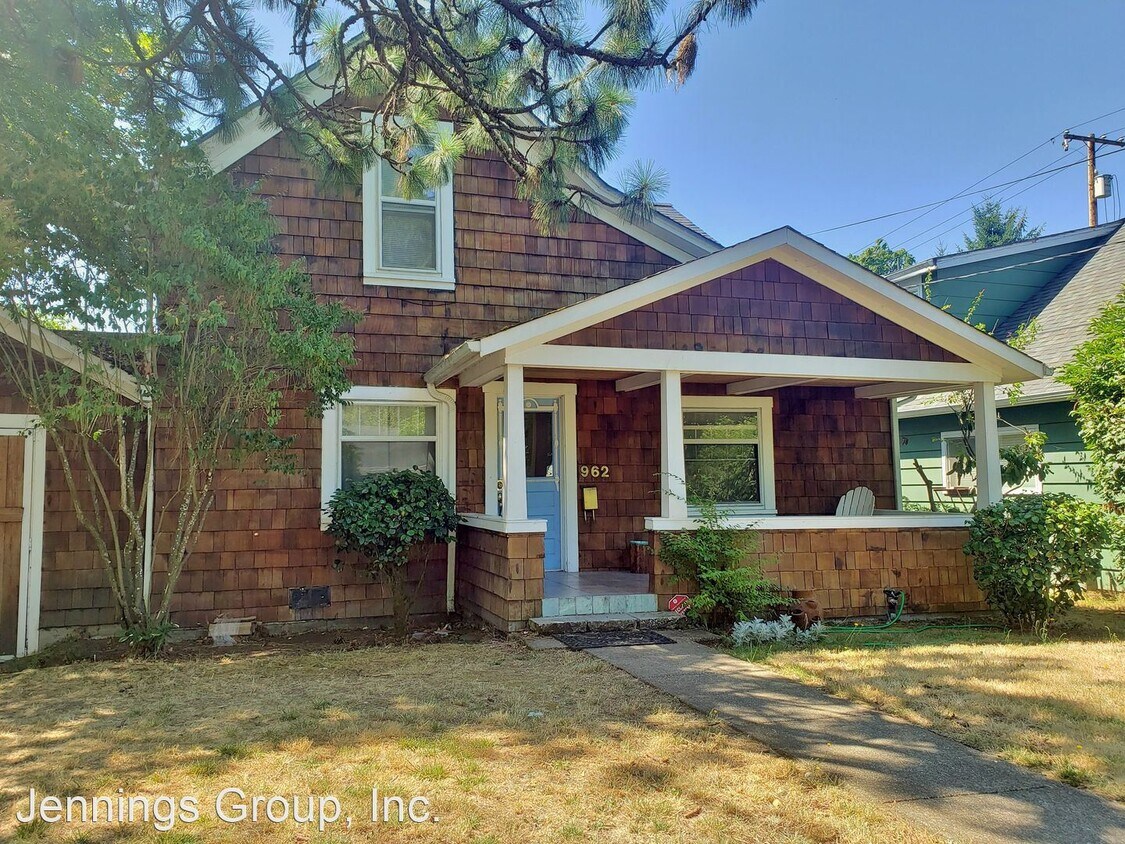 6 br, 2 bath House 962 East 23rd Ave House Rental in Eugene, OR