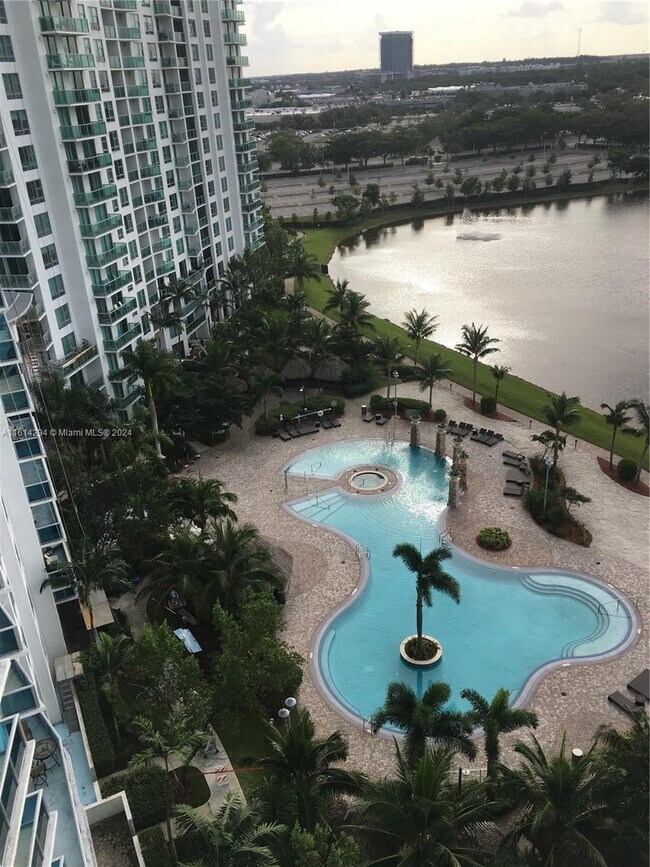 Foto del edificio - 2641 N Flamingo Rd