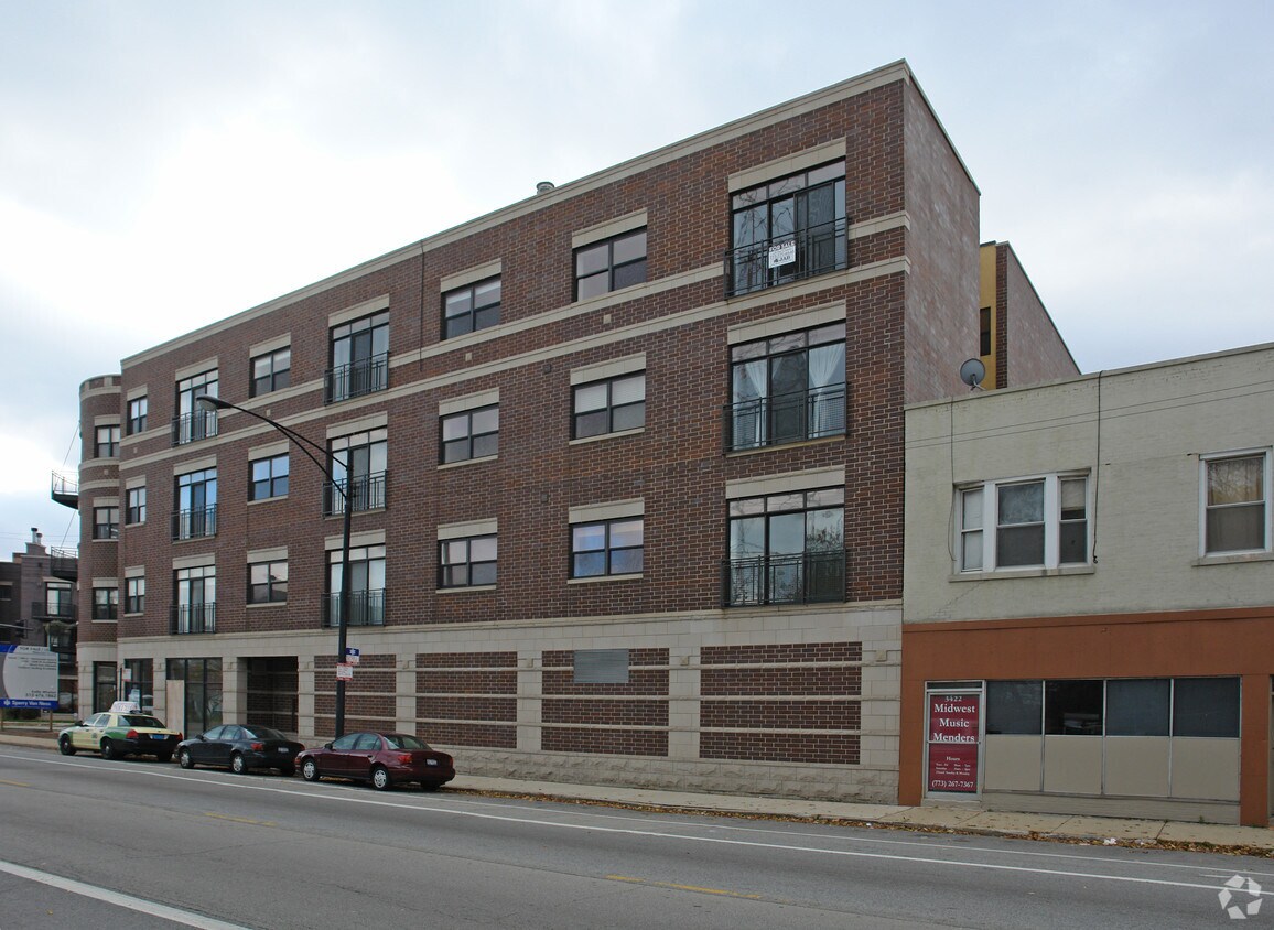 Building Photo - 3420 N Elston Ave