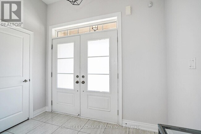 Building Photo - 42 Mallery St