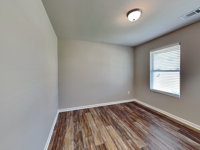 Foto del edificio - One Month FREE Move-in Special!