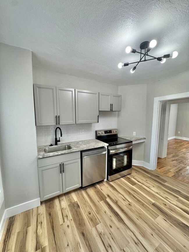 Building Photo - 322 E St Vrain St