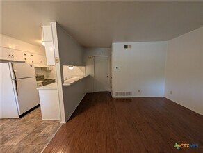 Building Photo - 165 Richter Ln