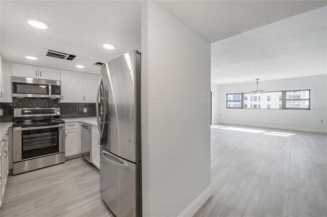 Building Photo - 4141 Bayshore Blvd
