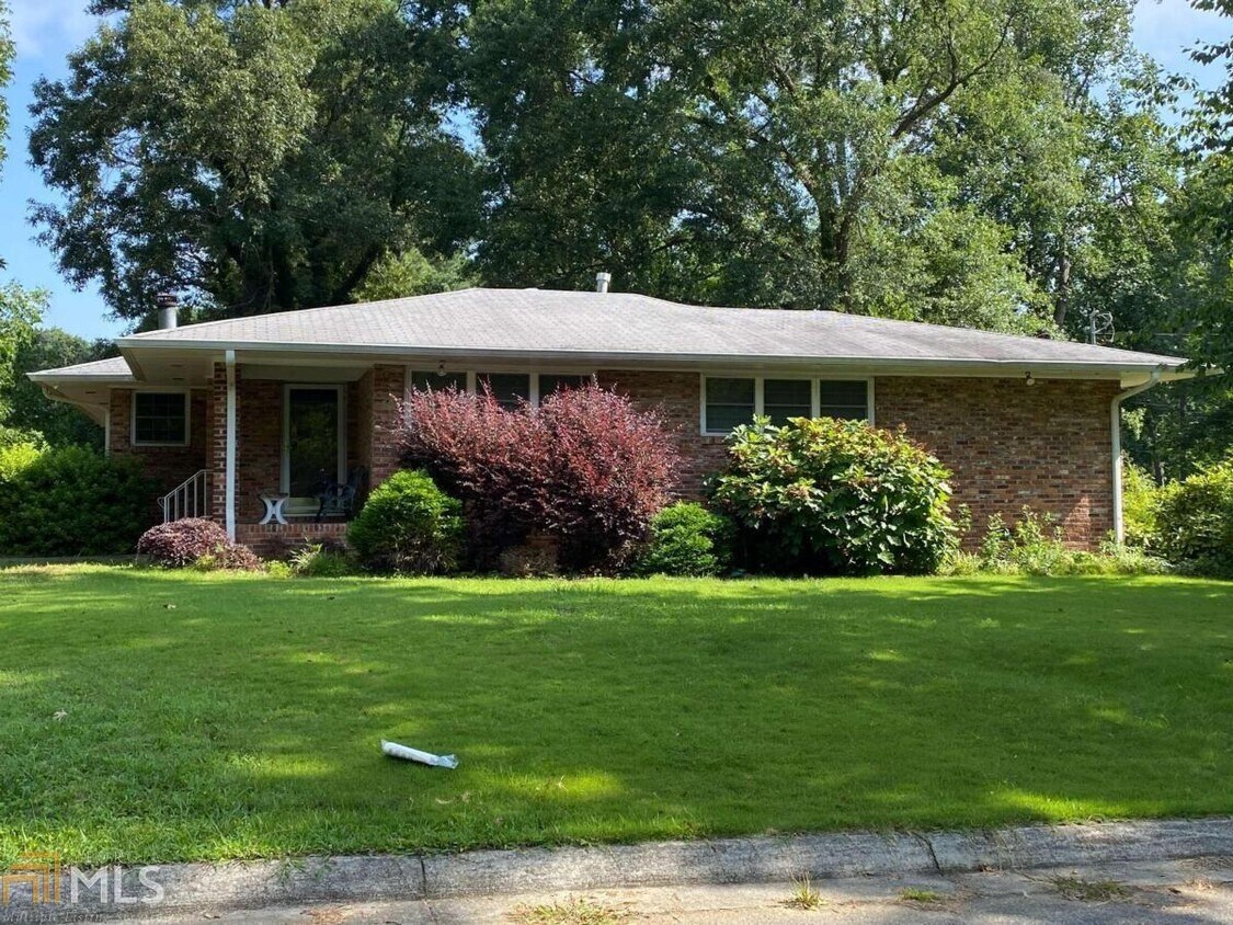 Primary Photo - 3719 Ashwood Dr SE