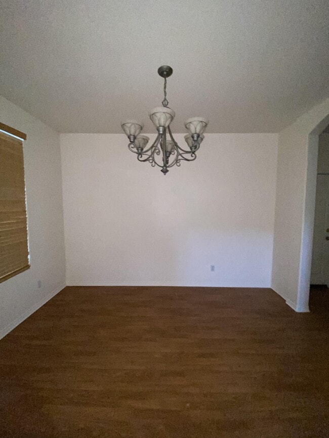 Building Photo - 4350 Club Vista Dr