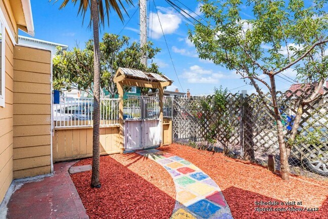 Foto del edificio - 5210 Sacramento Ave