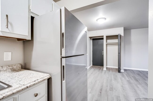 Interior Photo - 671 S. Western Ave.