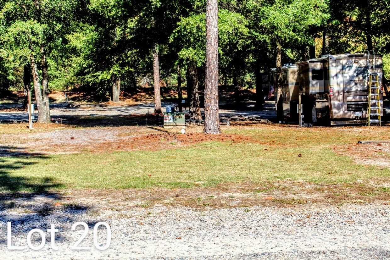 5027 Rivers Collins Rd Unit 20, Waynesboro, GA 30830 Room for Rent in Waynesboro, GA