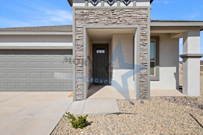 Foto del edificio - 4 bedroom with 3 bathrooms!!!!