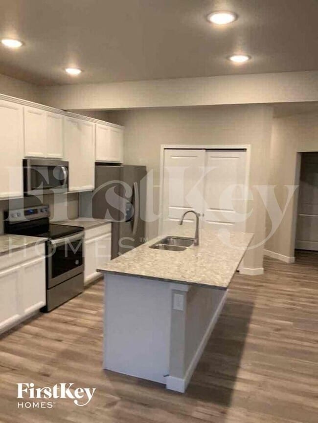 Building Photo - 11123 Murrelet Dr
