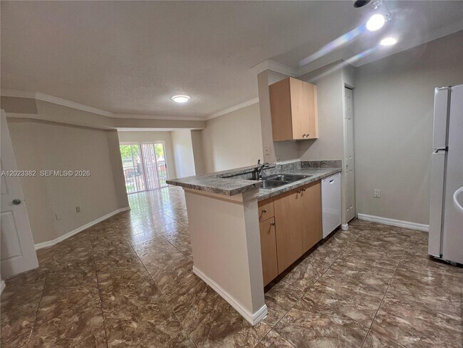 Building Photo - 2496 Centergate Dr