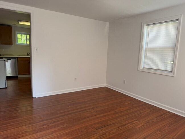 Foto del edificio - Maryville 37804 - 1 bedroom, bath in duplex, bottom unit - Contact Sharon Arnwine (865) 313-7215